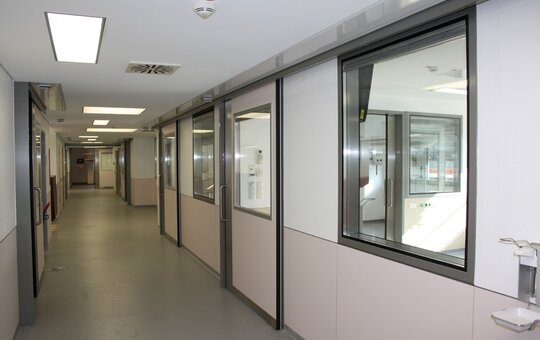 record CLEAN K3-A – automatic door with versatile core for hygienic environments
