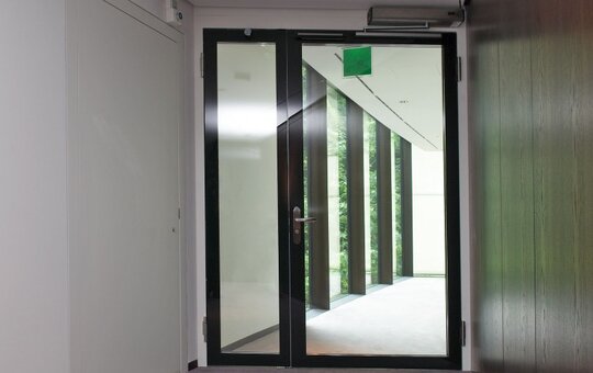 record DFA 127 INVERSE – Enables doors to open securely and reliably, even without a power supply.