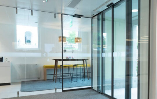 record STA 20 – Classic linear sliding door - the all rounder