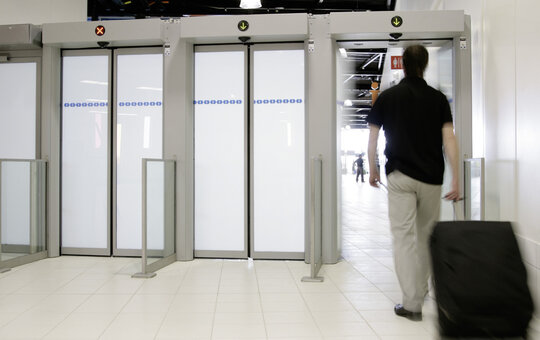 Record Flipflow Wide Larger Gate With One Pair Of Automatic
