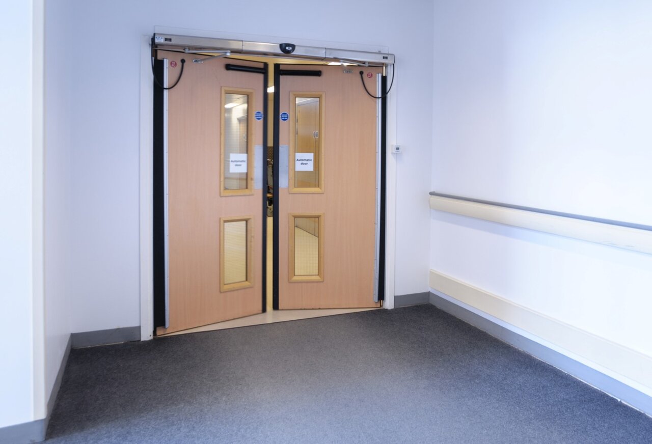 Record Dfa127 Swing Door Operator Entrance Dynamics